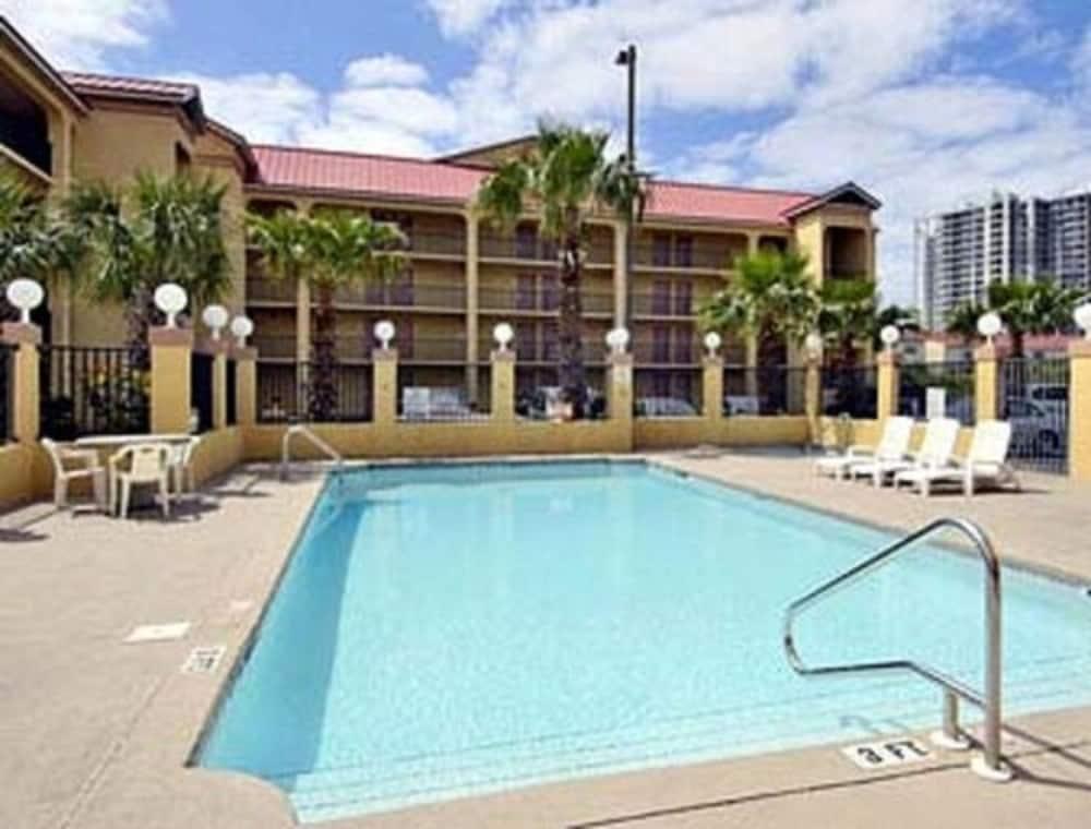 Quality Inn & Suites Miramar Beach Exteriér fotografie